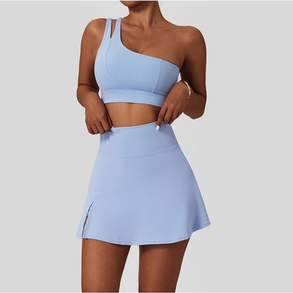 Light Blue One-Shoulder Top and Skirt Tenis Set